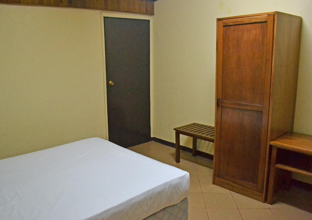 Ratu Kini Backpackers And Dive Resort Mana Island Rum bild