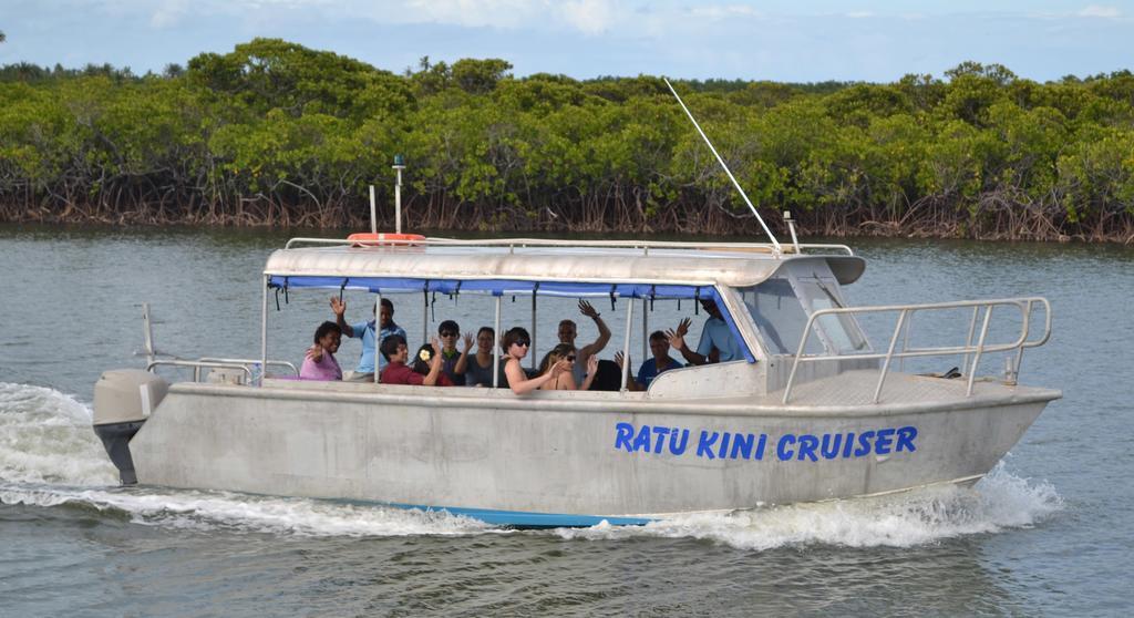 Ratu Kini Backpackers And Dive Resort Mana Island Exteriör bild
