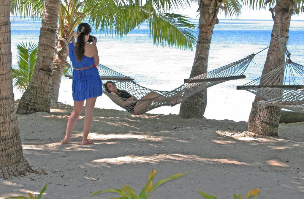 Ratu Kini Backpackers And Dive Resort Mana Island Exteriör bild