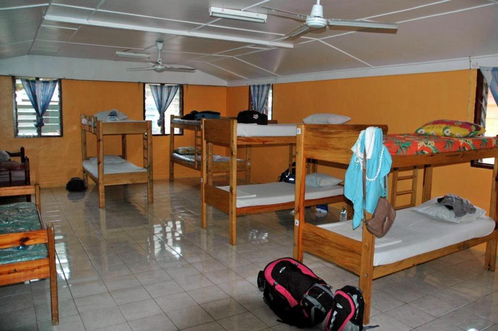 Ratu Kini Backpackers And Dive Resort Mana Island Rum bild