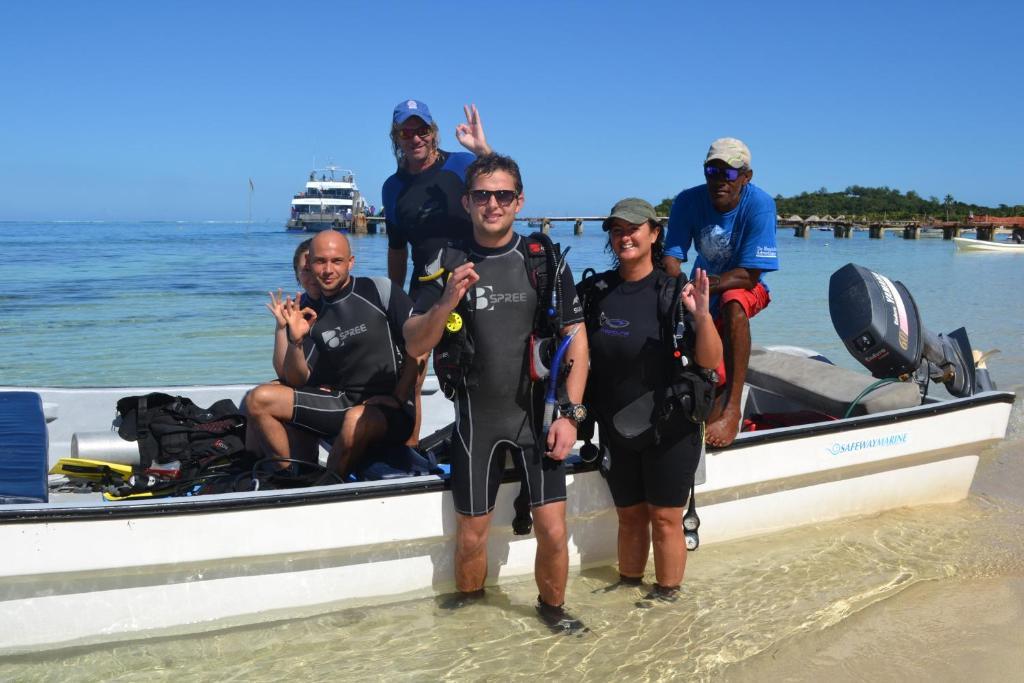 Ratu Kini Backpackers And Dive Resort Mana Island Exteriör bild