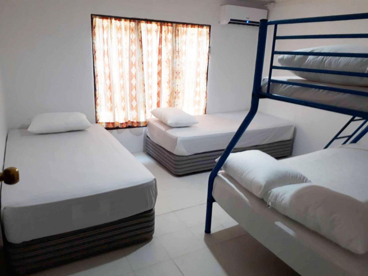 Ratu Kini Backpackers And Dive Resort Mana Island Exteriör bild