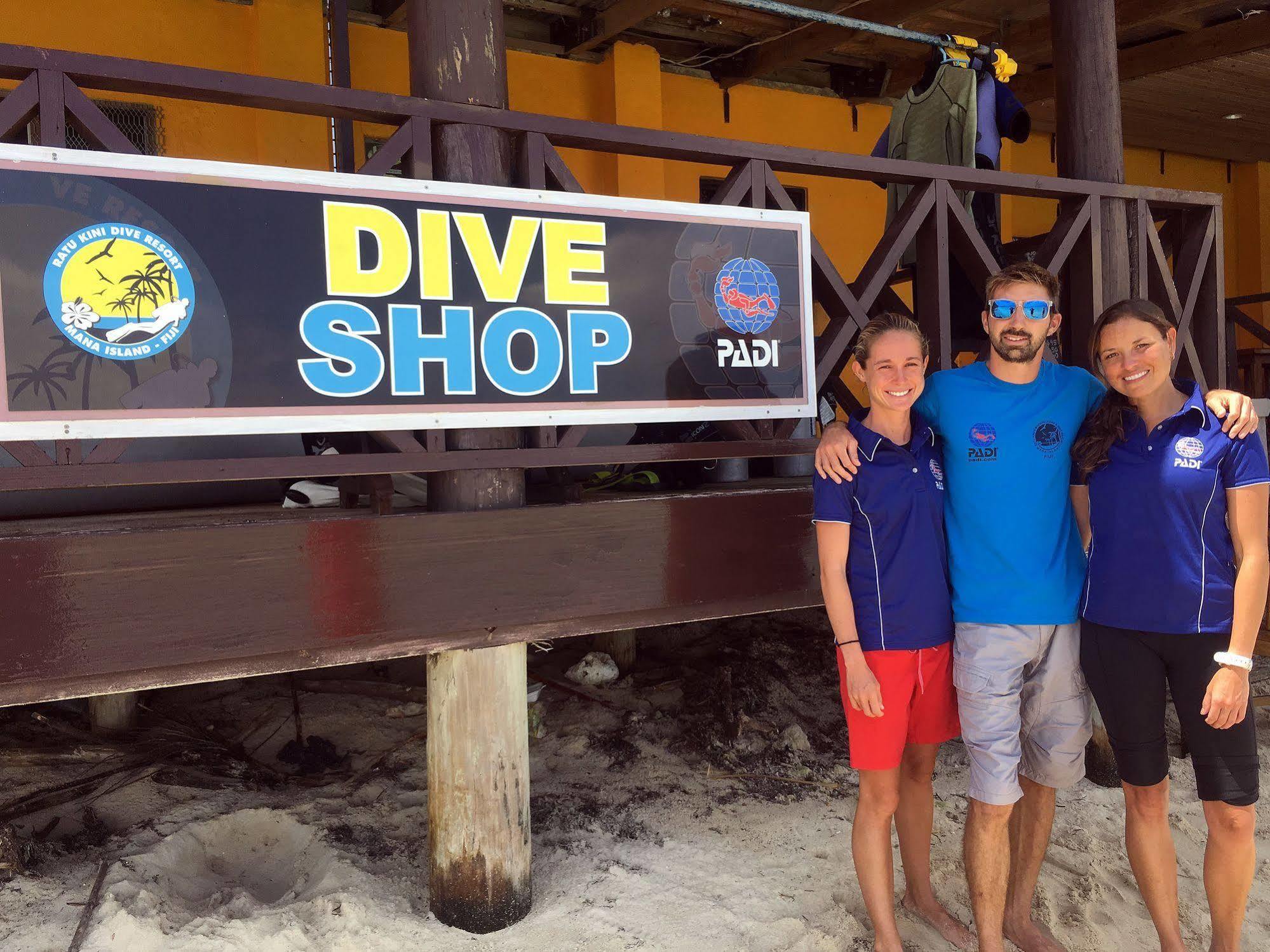 Ratu Kini Backpackers And Dive Resort Mana Island Exteriör bild